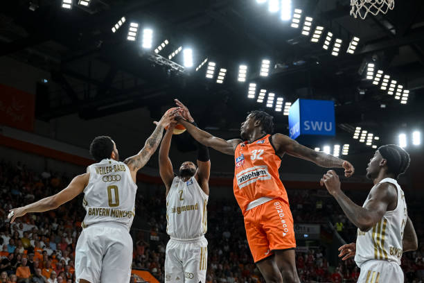 越的表现证 越的表现证